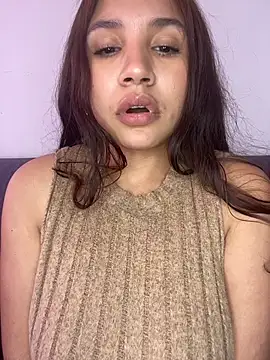 MiahJones_ live cam on StripChat