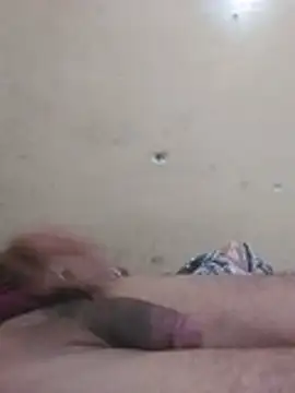 ovar12 live cam on StripChat