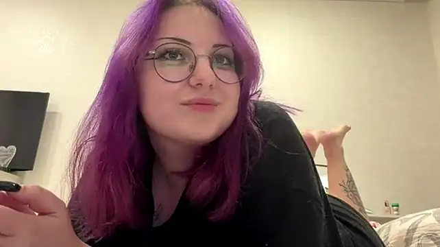 VelmiraPlush live cam on StripChat