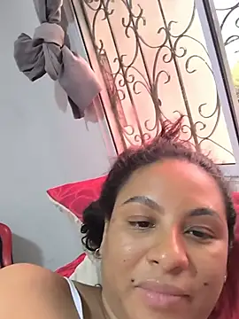 Francesca_ferrari live cam on StripChat