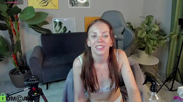 EmilyStevart live cam on StripChat