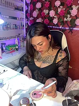 EMILY_DEGRAAF live cam on StripChat