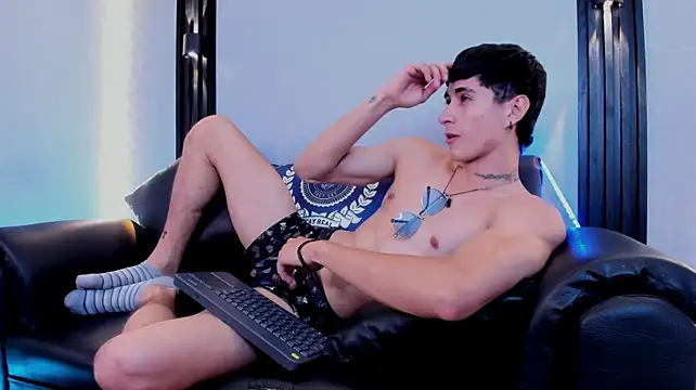 Dark_Valentino_ live cam on StripChat