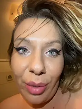 KrisKkiki webcam