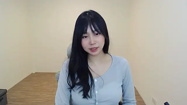lingeringvoice live webcam