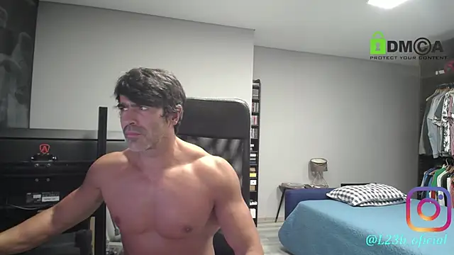 latinoo23bom webcam