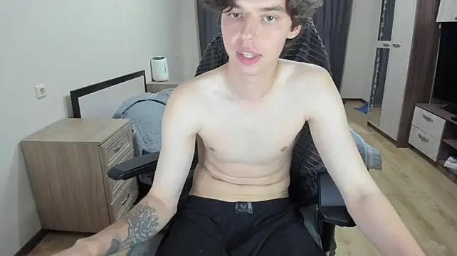 liam_sexy1 (M young) - Flash asshole