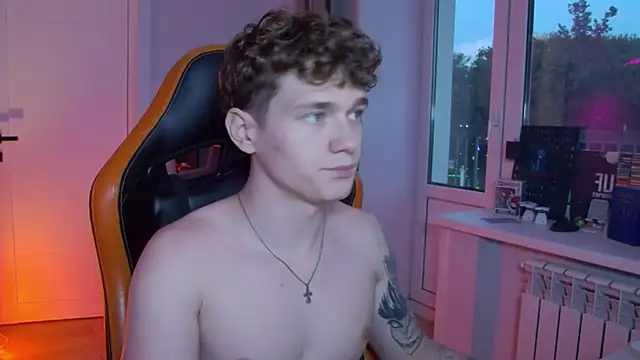 danydavis (M young) - show ass