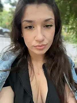 ScarletBloom_ webcam