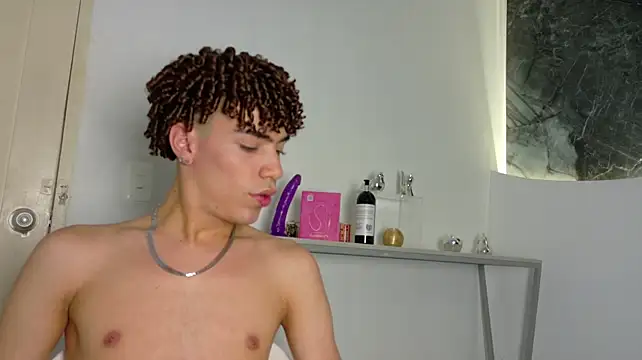 Monyel_Blake webcam