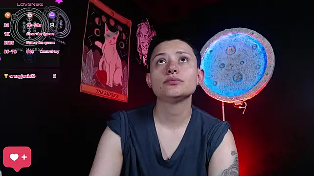 girl_intense444 webcam