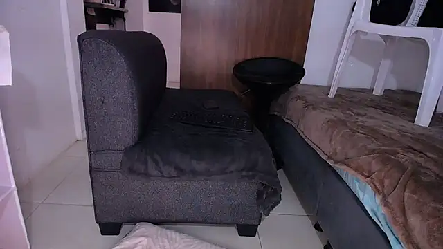 yselahot webcam