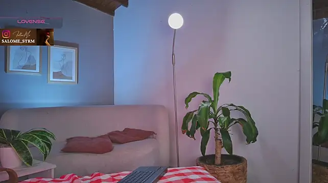 SalomeStorm_ webcam
