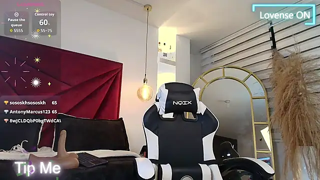 NahomiRoss webcam