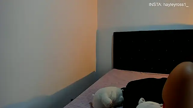 HayleyRoss_ webcam