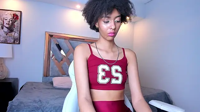 Kiara_Kamau_XXX webcam