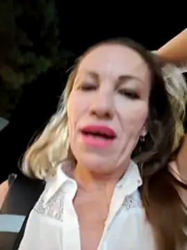 pure_elena (F milf) - Rub boobies under top