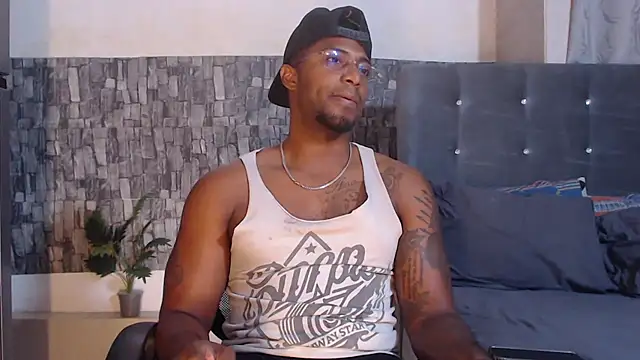 IsiahMaxwell webcam