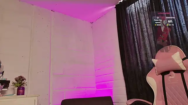 Nyx_Blackmoon webcam
