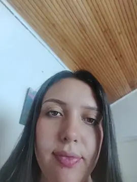 Bella_Karoline