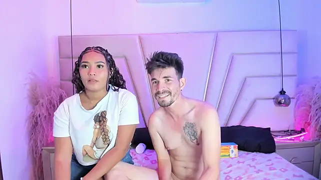 Luna_and_Axell webcam