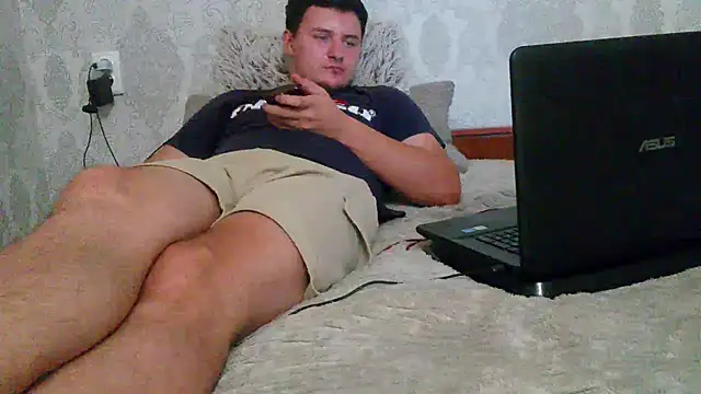 miki_lav1 webcam