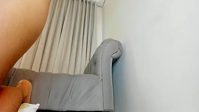 Krissi_latore webcam