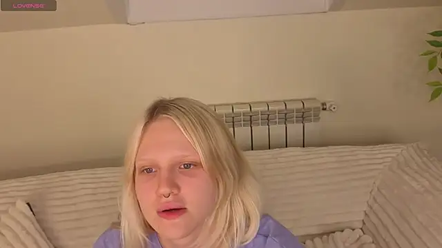 Lilly_Jhonass webcam