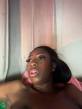 Nina_Velveta