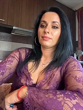 Hotmomcheckk_ webcam