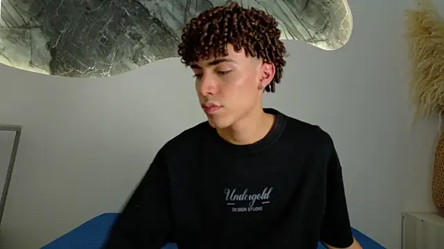 Monyel_Blake webcam