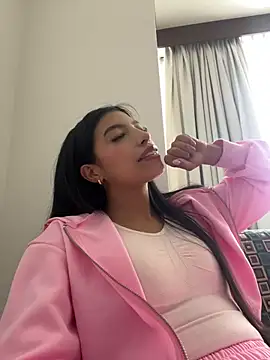 Tiffany_Low live cam on StripChat