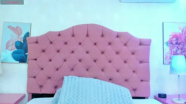 ThyaraJhons webcam
