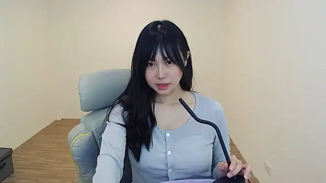 lingeringvoice webcam