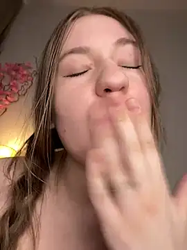 Lovely-Margaret webcam