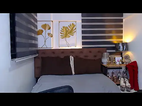 JuicyCockThea webcam