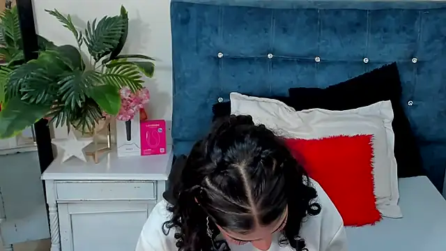 Aronandmoli69 webcam
