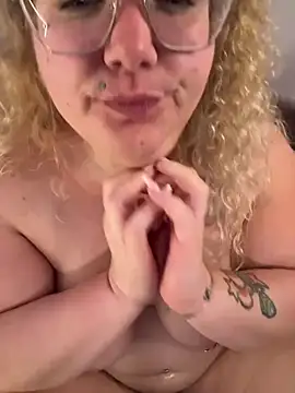KimberlyCurves webcam