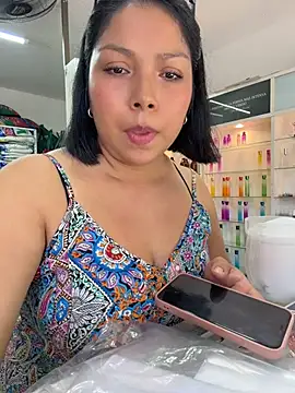 ISABELLA__LUNA webcam