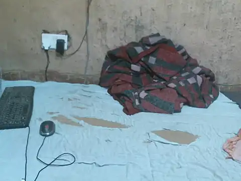 cute_naimah webcam