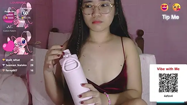 HornyAsian4uxx webcam