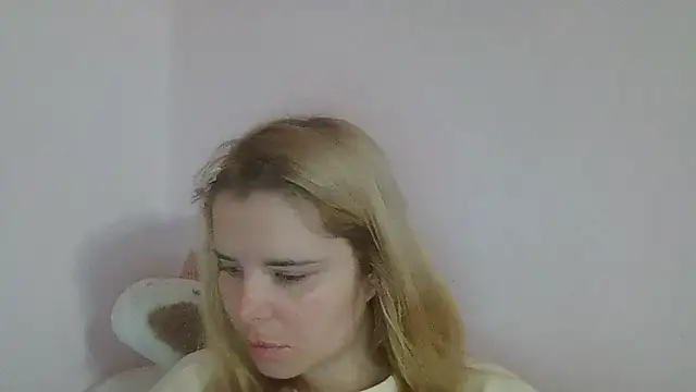 HornyElena webcam