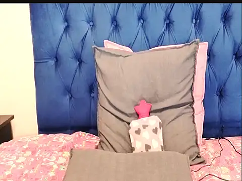 BellaBombShellX webcam