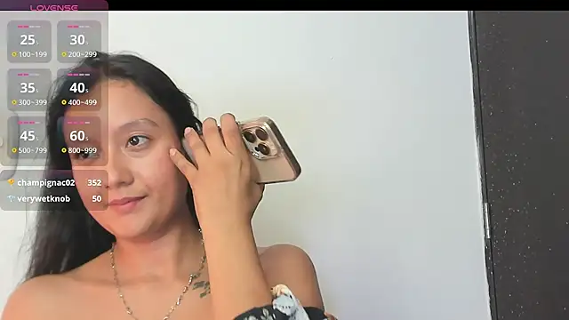 charlottekiss99 webcam