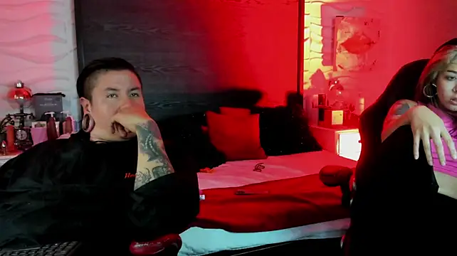 inkedsinners_ live Stripchat room