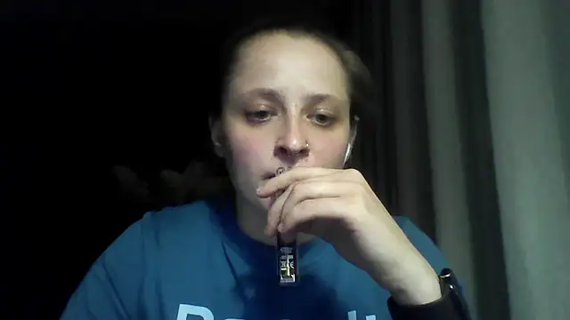 LeaWetGirl live cam on StripChat