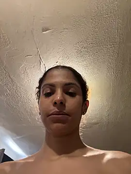 karlatiburcio live cam on StripChat