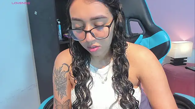 _maria_foxx_ live cam on StripChat