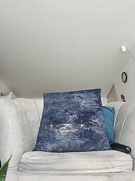 KarinRoss webcam