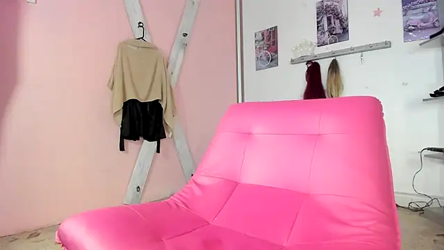 CAMILA--REY live cam on StripChat